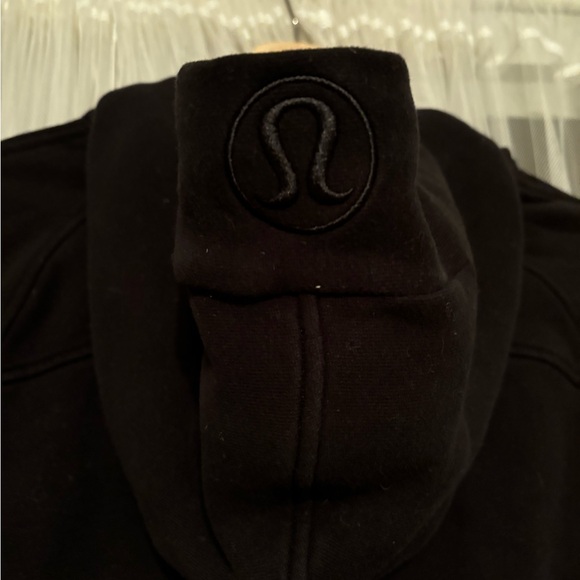 Lululemon scuba in black size M/L - Picture 3 of 4